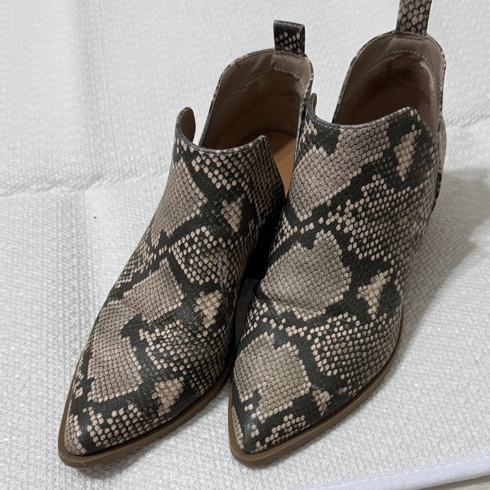 Universal Thread Taupe and Black Snake-Print Pointed Ankle Boots